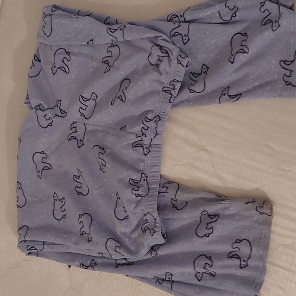 Pajama Set - Picture 2 of 3